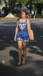 Conjunto Serena com Bordado Floral e Short de Cintura Alta