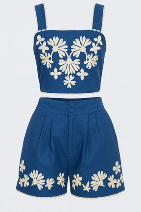 Conjunto Serena com Bordado Floral e Short de Cintura Alta
